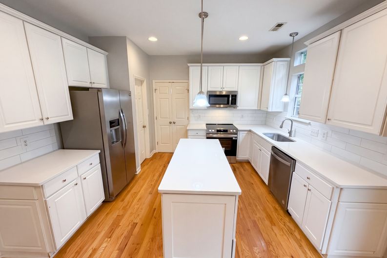 Photo 6 of 38 of 6306 Oxwynn Ln, Charlotte, NC