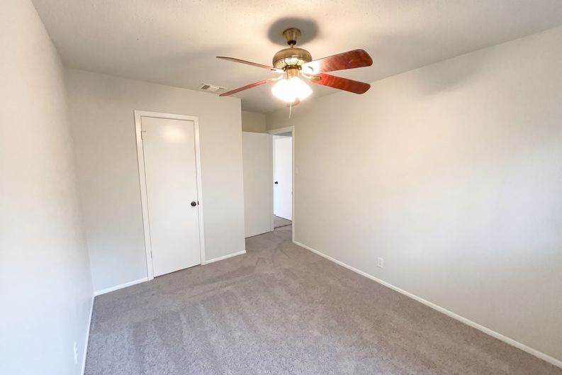 Photo 11 of 20 of 2830 Fisher Field Dr, San Antonio, TX