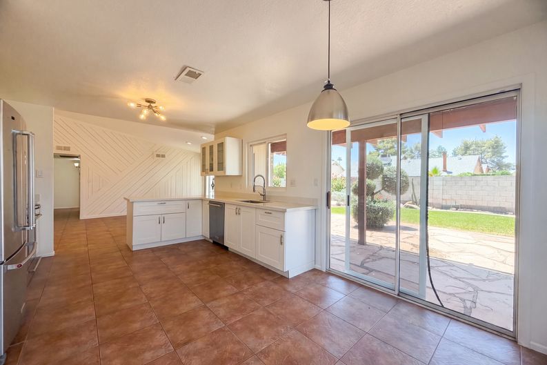 Photo 9 of 17 of 1307 W Alamo Dr, Chandler, AZ