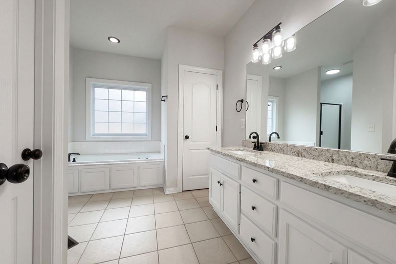 Photo 9 of 24 of 102 Riverbirch Ln, Hendersonville, TN