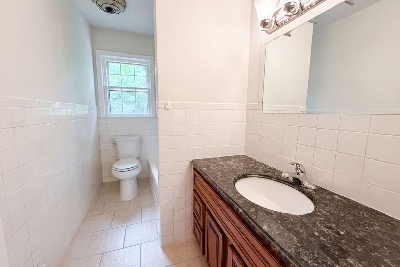 Photo 11 of 17 of 5148 Clearview Dr, Winston Salem, NC