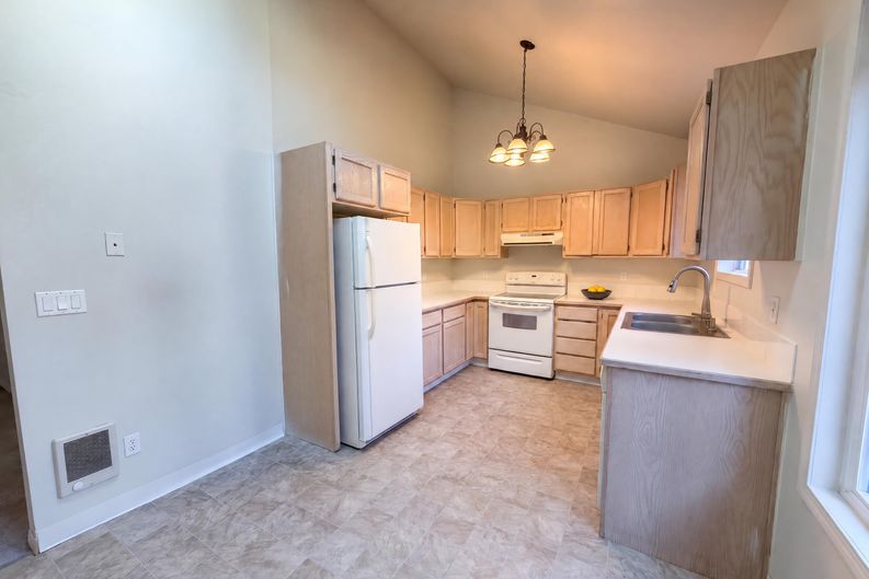 Photo 7 of 20 of 9886 SE 38th Ave, Portland, OR