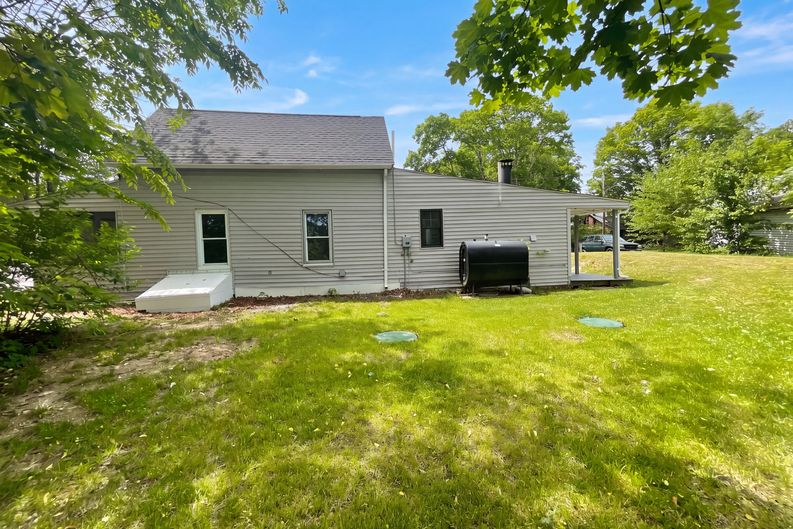 Photo 5 of 22 of 361 Tremont St, Taunton, MA
