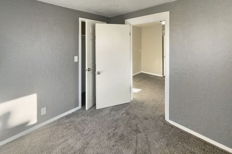 Photo 9 of 17 of 2865 Pingree Ave, Ogden, UT