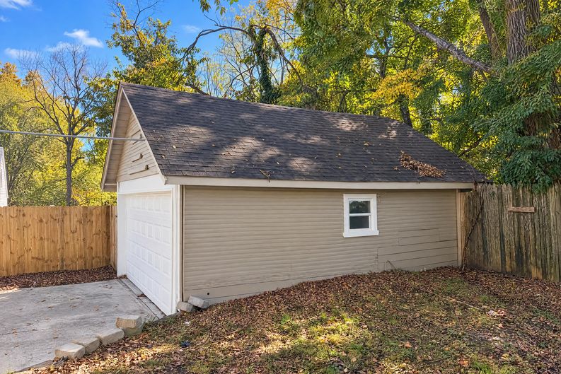 Photo 26 of 30 of 6321 Roe St, Cincinnati, OH
