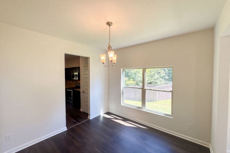 Photo 9 of 21 of 672 Mill Creek Trl, Jonesboro, GA