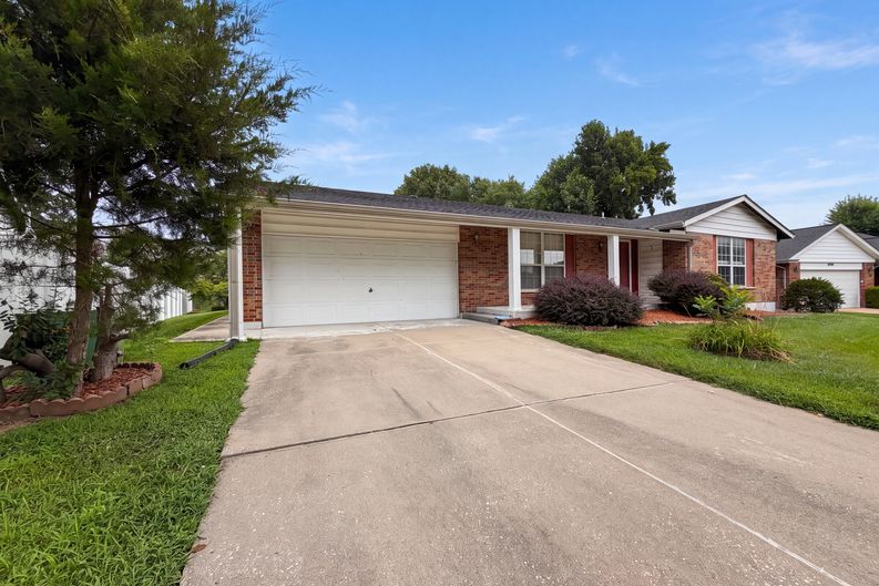 Photo 18 of 21 of 3679 Vago Ln, Florissant, MO
