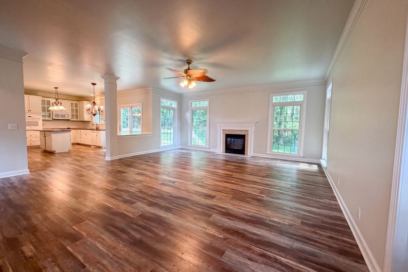 Photo 3 of 24 of 102 Shorecrest Cir, Hendersonville, TN