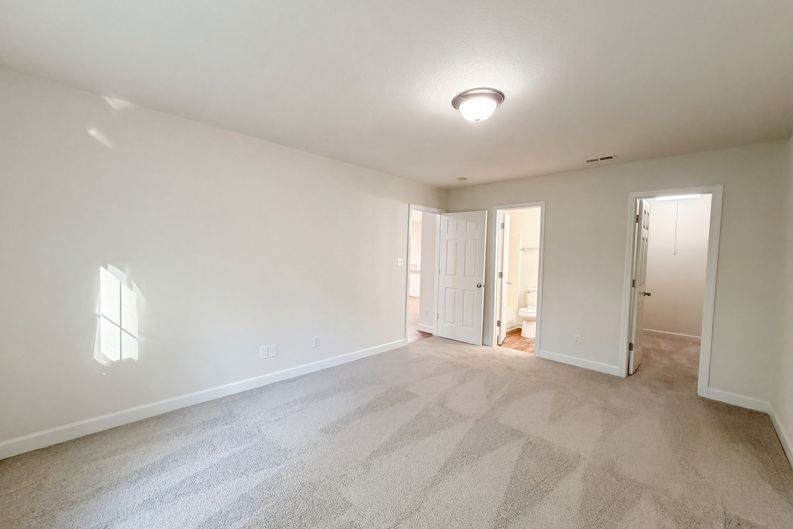 Photo 7 of 21 of 3088 Trimble Cir NW, Concord, NC