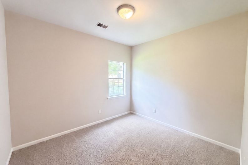 Photo 12 of 17 of 8536 Albury Walk Ln, Charlotte, NC
