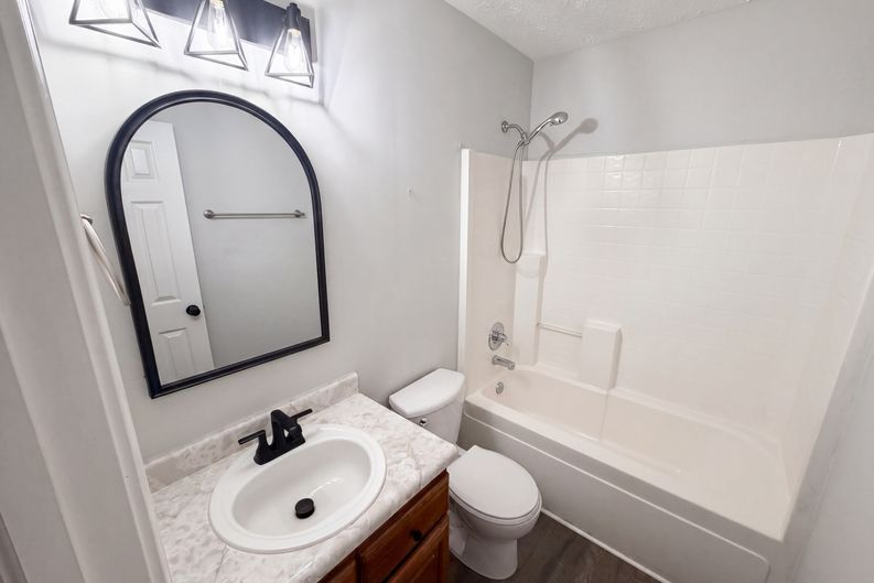 Photo 6 of 20 of 2027 Ferdinand Ct, Indianapolis, IN