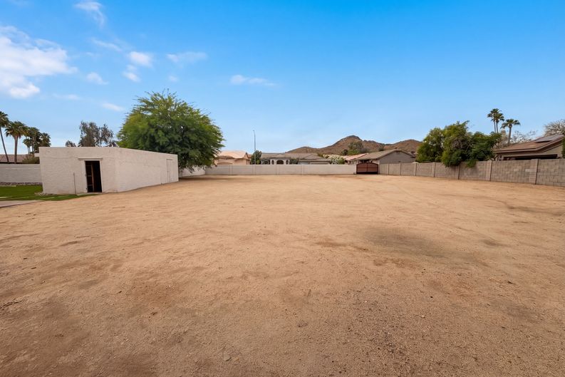 Photo 24 of 26 of 2722 E Nisbet Rd, Phoenix, AZ