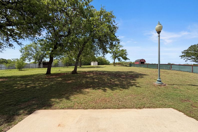 Photo 19 of 20 of 416 Fossil Rock Dr, Azle, TX