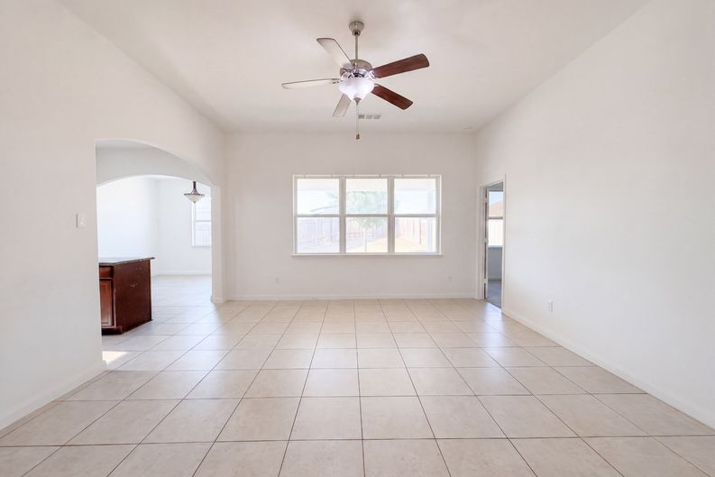 Photo 3 of 17 of 4101 Tower Ln, Crowley, TX