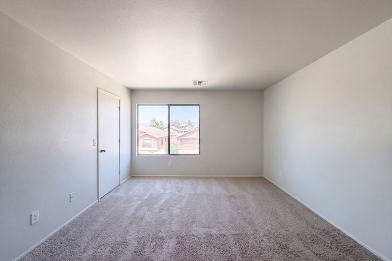 Photo 17 of 32 of 23669 W Parkway Dr, Buckeye, AZ