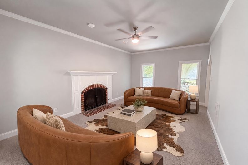 Photo 3 of 18 of 624 Van Thomas Dr, Raleigh, NC