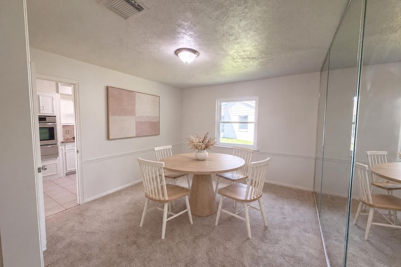 Photo 12 of 19 of 609 Heather Ln, Friendswood, TX