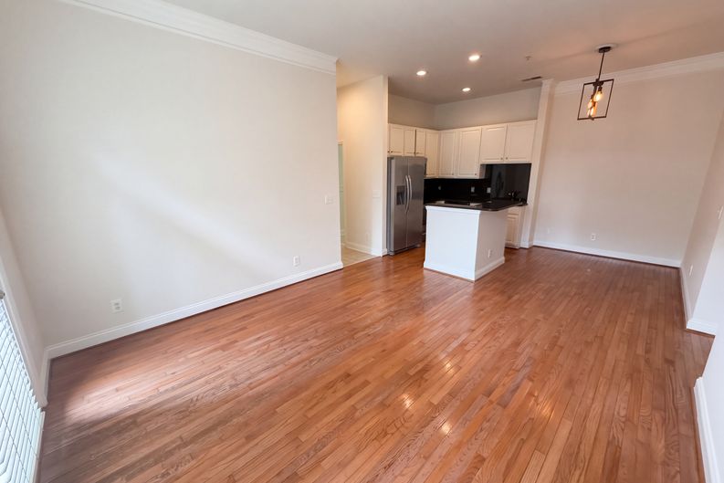 Photo 7 of 19 of 774 N Davidson St, Charlotte, NC