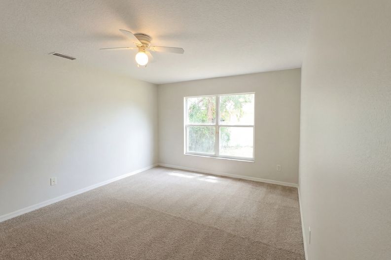 Photo 11 of 24 of 1021 Dekleva Dr, Apopka, FL