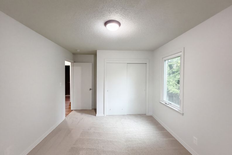 Photo 8 of 22 of 11214 E 48th St, Kansas City, MO