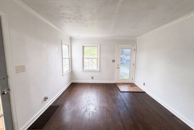 Photo 6 of 15 of 10308 E 39th St, Kansas City, MO