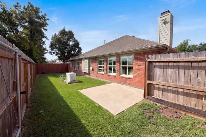 Photo 5 of 18 of 119 Greenridge Cir, League City, TX