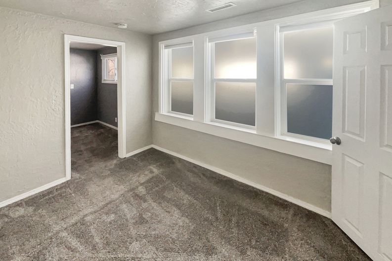 Photo 4 of 17 of 2865 Pingree Ave, Ogden, UT