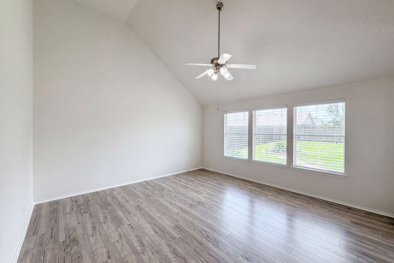 Photo 9 of 22 of 20615 Sandy Bay Ln, Katy, TX