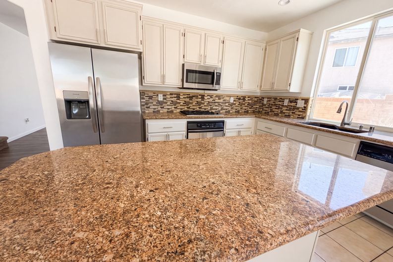 Photo 13 of 28 of 3147 W Lingard St, Lancaster, CA