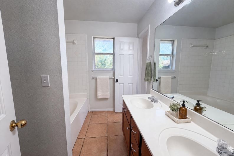 Photo 9 of 19 of 507 Abu Bakar Dr, Killeen, TX