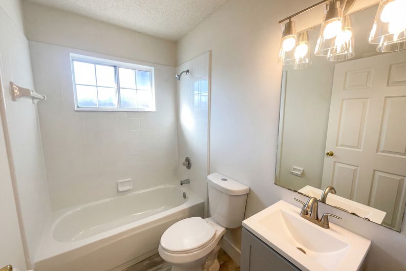 Photo 19 of 22 of 978 Tammy Cove Ln, Jacksonville, FL