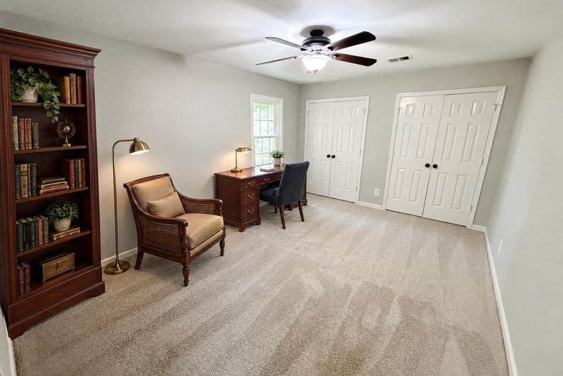 Photo 4 of 58 of 984 Forest Pond Ct, Marietta, GA