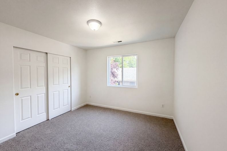 Photo 14 of 27 of 451 NW Yosemite Ter, Beaverton, OR