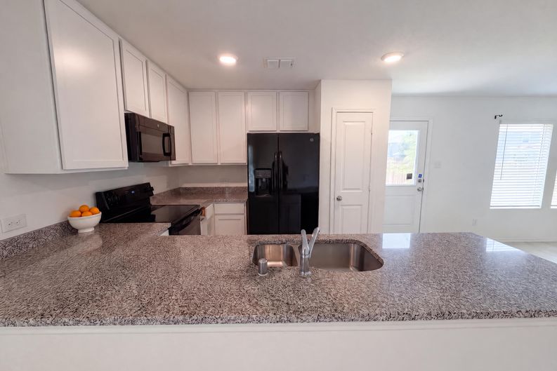 Photo 7 of 18 of 2972 Audles Ln, Dallas, TX