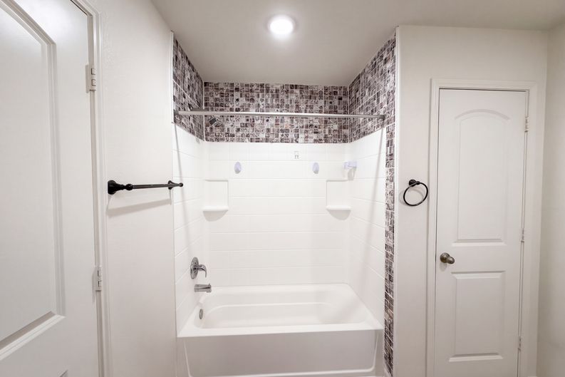 Photo 10 of 16 of 6115 El Oro Dr, Houston, TX