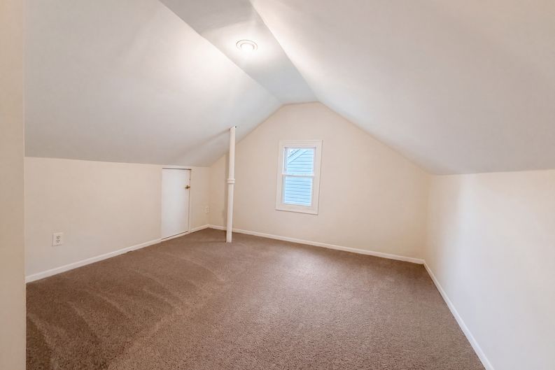 Photo 12 of 40 of 24346 Lehigh St, Dearborn Heights, MI
