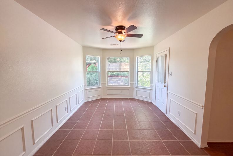Photo 6 of 17 of 3707 Gowen Ct, Killeen, TX