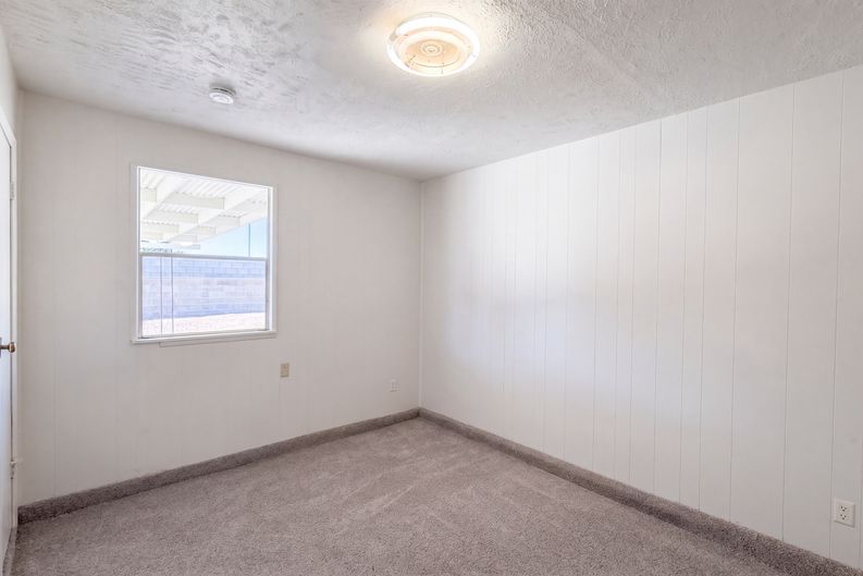 Photo 21 of 37 of 6121 Jones Cir, Las Vegas, NV