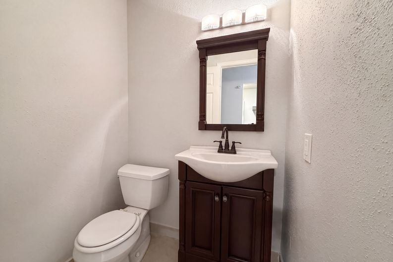 Photo 10 of 18 of 2503 McCue Rd, Houston, TX