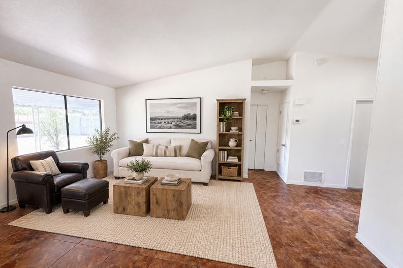 Photo 3 of 18 of 5840 N Belbrook Dr, Tucson, AZ