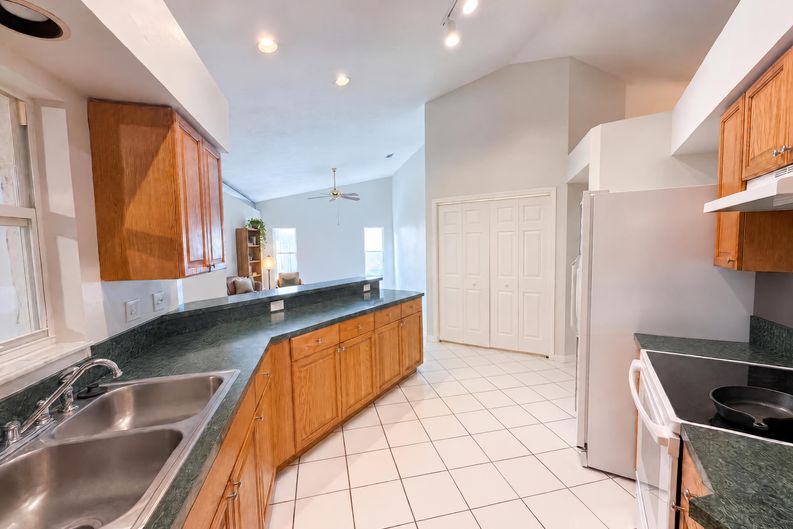 Photo 7 of 26 of 11535 Clair Pl, Clermont, FL