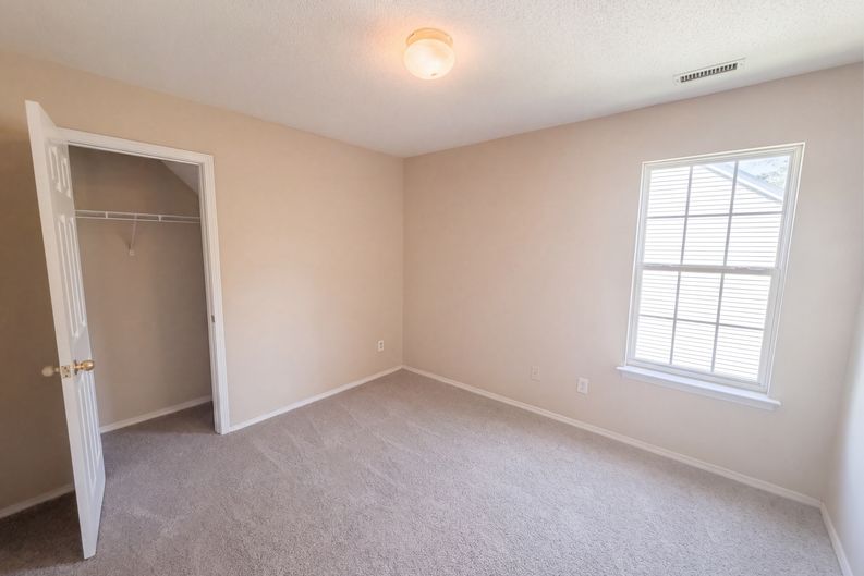 Photo 7 of 18 of 5328 Seaspray Ln, Raleigh, NC