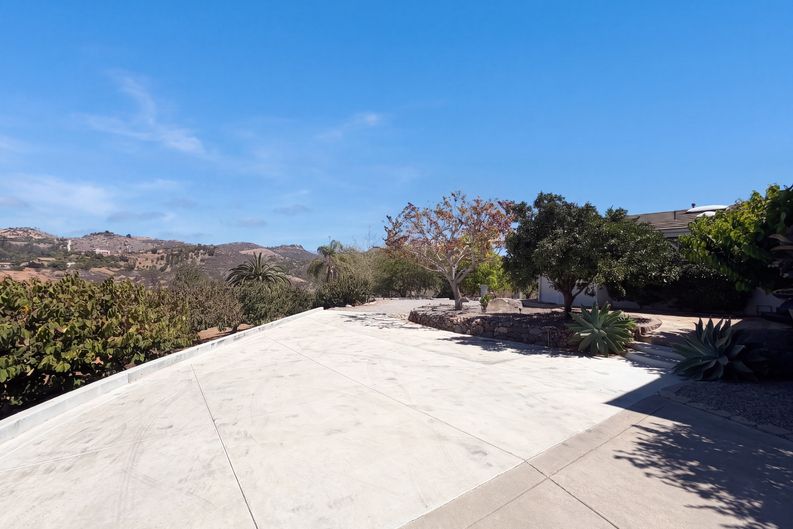 Photo 35 of 42 of 1596 Aldorado Dr, Vista, CA
