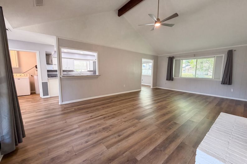 Photo 8 of 20 of 10327 Sweetwood Dr, Houston, TX
