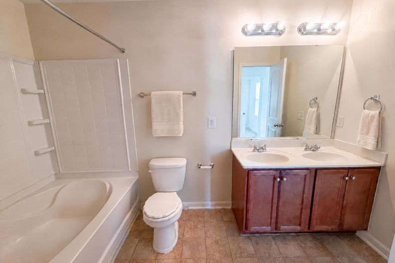Photo 18 of 22 of 741 Cairn Cir, Burlington, NC