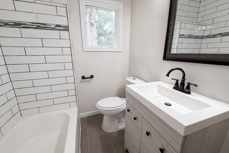 Photo 15 of 27 of 1695 Abell St, Maplewood, MN