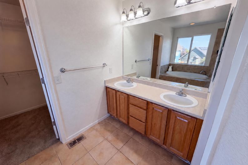 Photo 22 of 31 of 10253 Uravan St, Commerce City, CO
