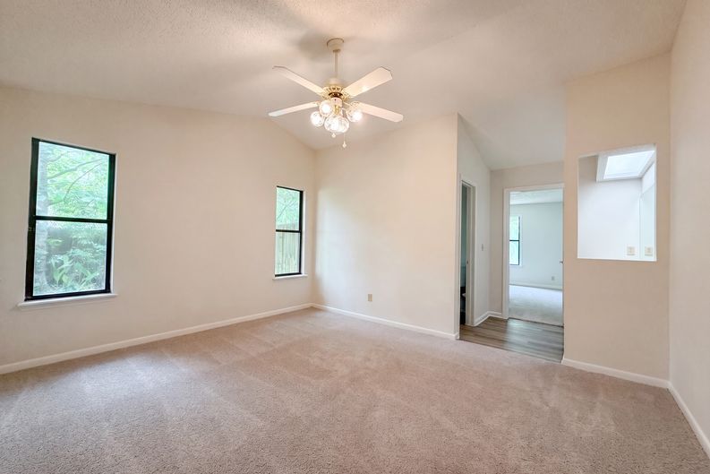 Photo 4 of 23 of 7737 Pepper Cir E, Jacksonville, FL