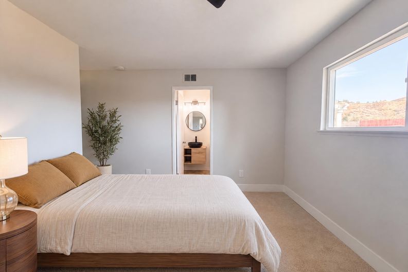 Photo 16 of 25 of 14602 Rosecourt Dr, Canyon Country, CA