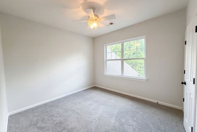 Photo 9 of 27 of 9696 Ravenscroft Ln NW, Concord, NC